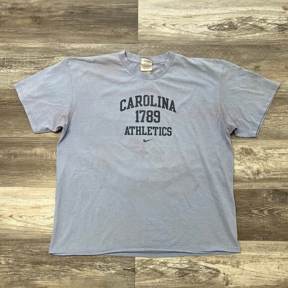 Vintage‎ Y2k Nike UNC Carolina Athletics Baby Blue Men XL Center Swoosh T-Shirt - Picture 1 of 7